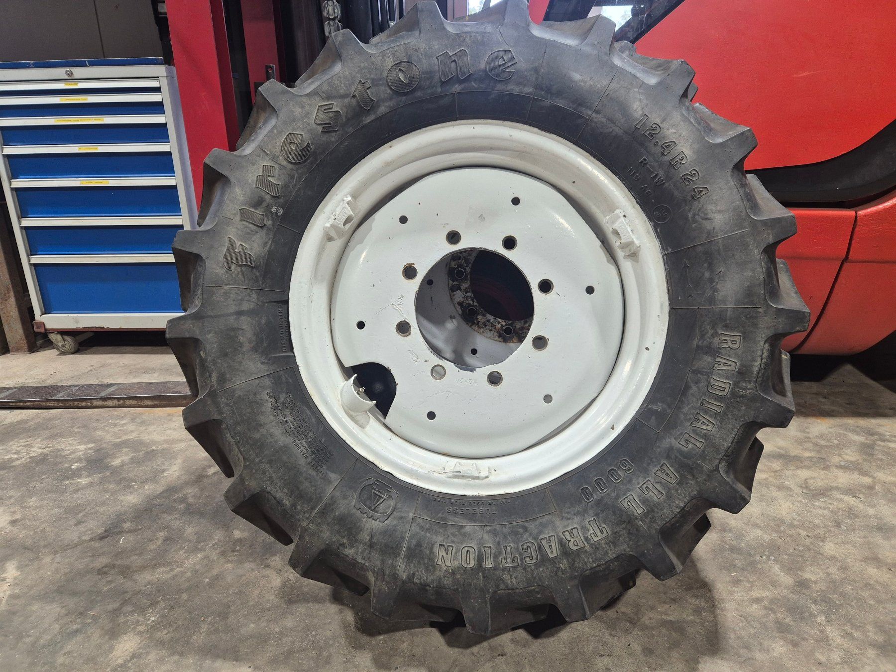 Pneumatici & Ruote complete: Kompletträder 12.4 R24 – Usato da Ammerswil AG venduto da Delta71 3