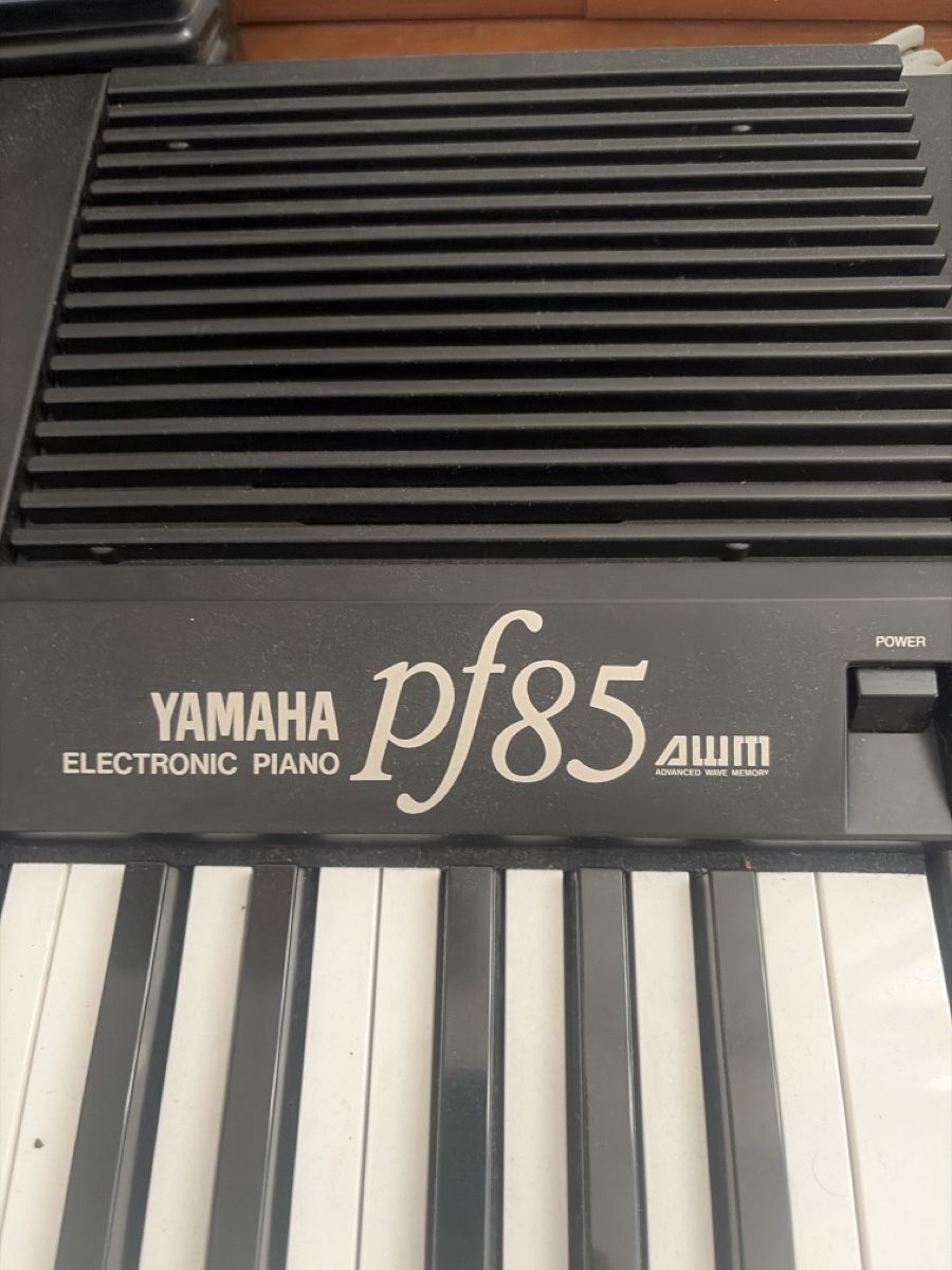 Yamaha Strumenti musicali: Yamaha Piano – Usato da Pully venduto da Kalissa 4