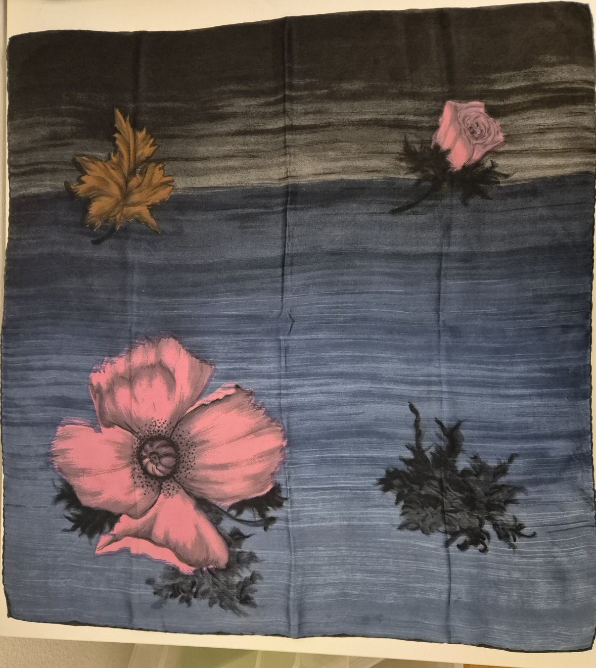 Foulards, Tücher & Schals: Seidenschal mit Blumenmuster – Gebraucht aus Niederhasli von mybluefish