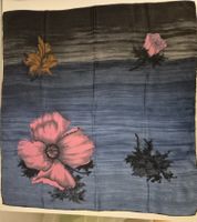 Seidenschal mit Blumenmuster
