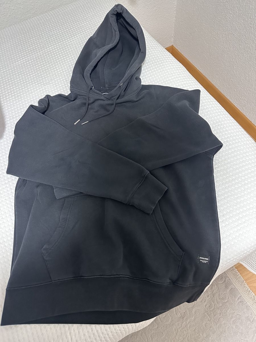 Jack & Jones Pulls & Sweat-shirts: Kapuzenpullover Jack&Jones schwarz  Grösse M – D'occasion à Oberurnen par nes_8xqt