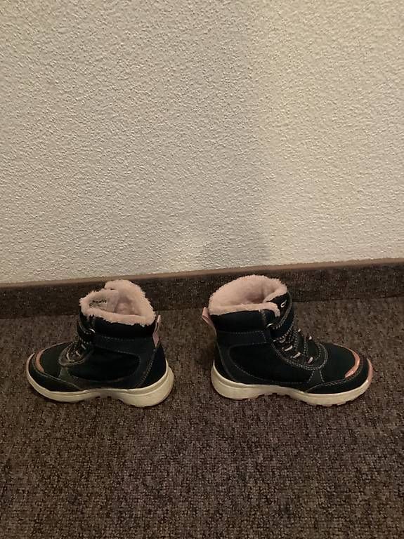 Scarpe per ragazzi: Winterschuhe Cortina Grösse 25 – Usato da Allenwinden venduto da guetzli20 2