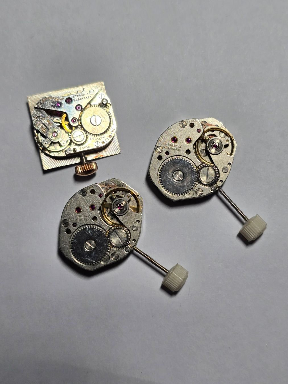 Orologi: Lot de 3 mouvements – Difettoso da Tramelan venduto da Nirdan 2