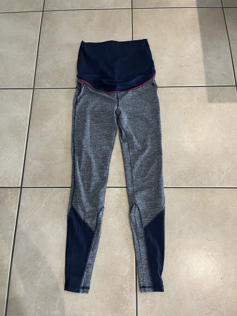Lots de vêtements: Schwangerschaftskleider – D'occasion à Montlingen par schibof_04 2