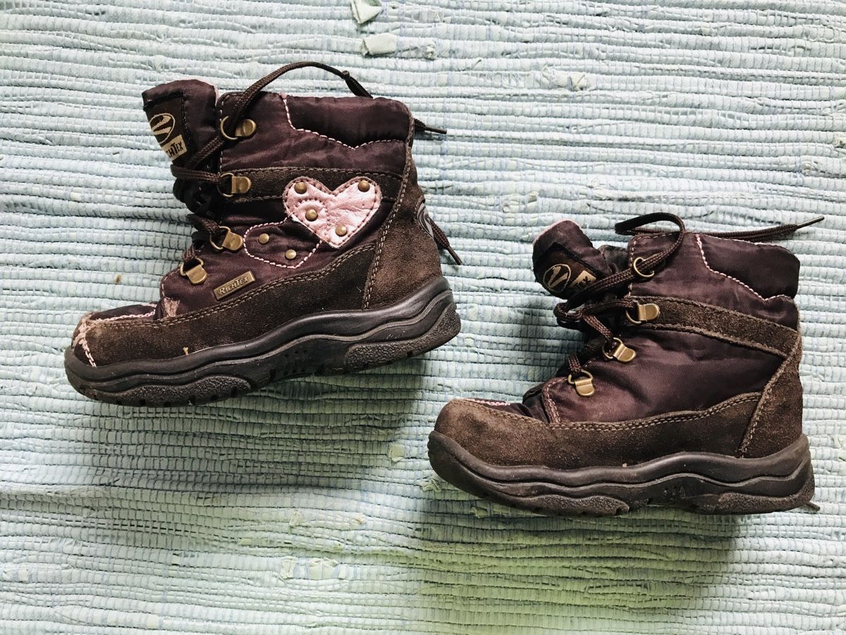 Scarpe per ragazze: Winterschuhe warm 24 – Usato da Basel venduto da rosna