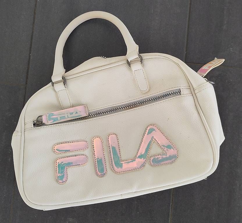 Taschen für Damen: Handtasche – Gebraucht aus Gerzensee von Martin_99
