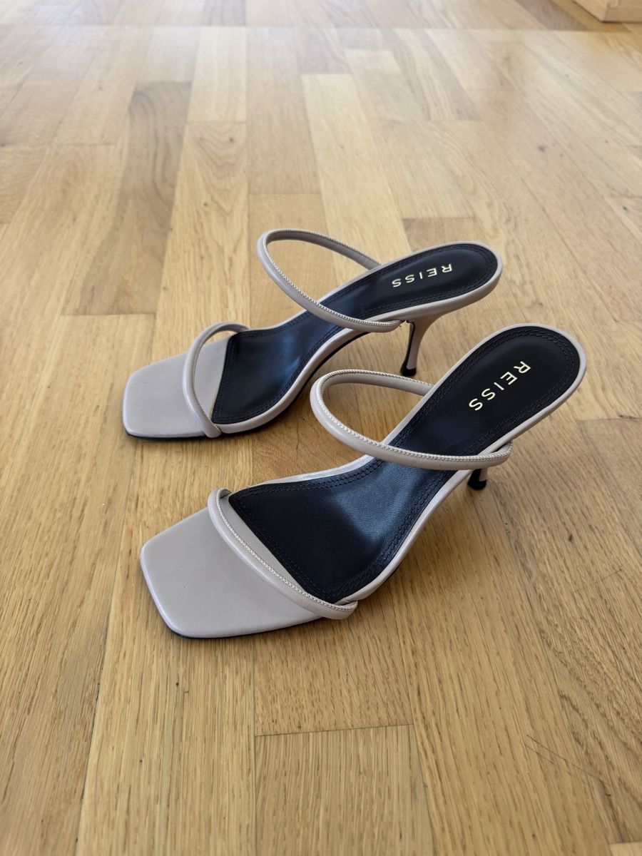 Scarpe da donna: Reiss Ledersandalen, 39 – Usato da Uetikon am See venduto da happywishes