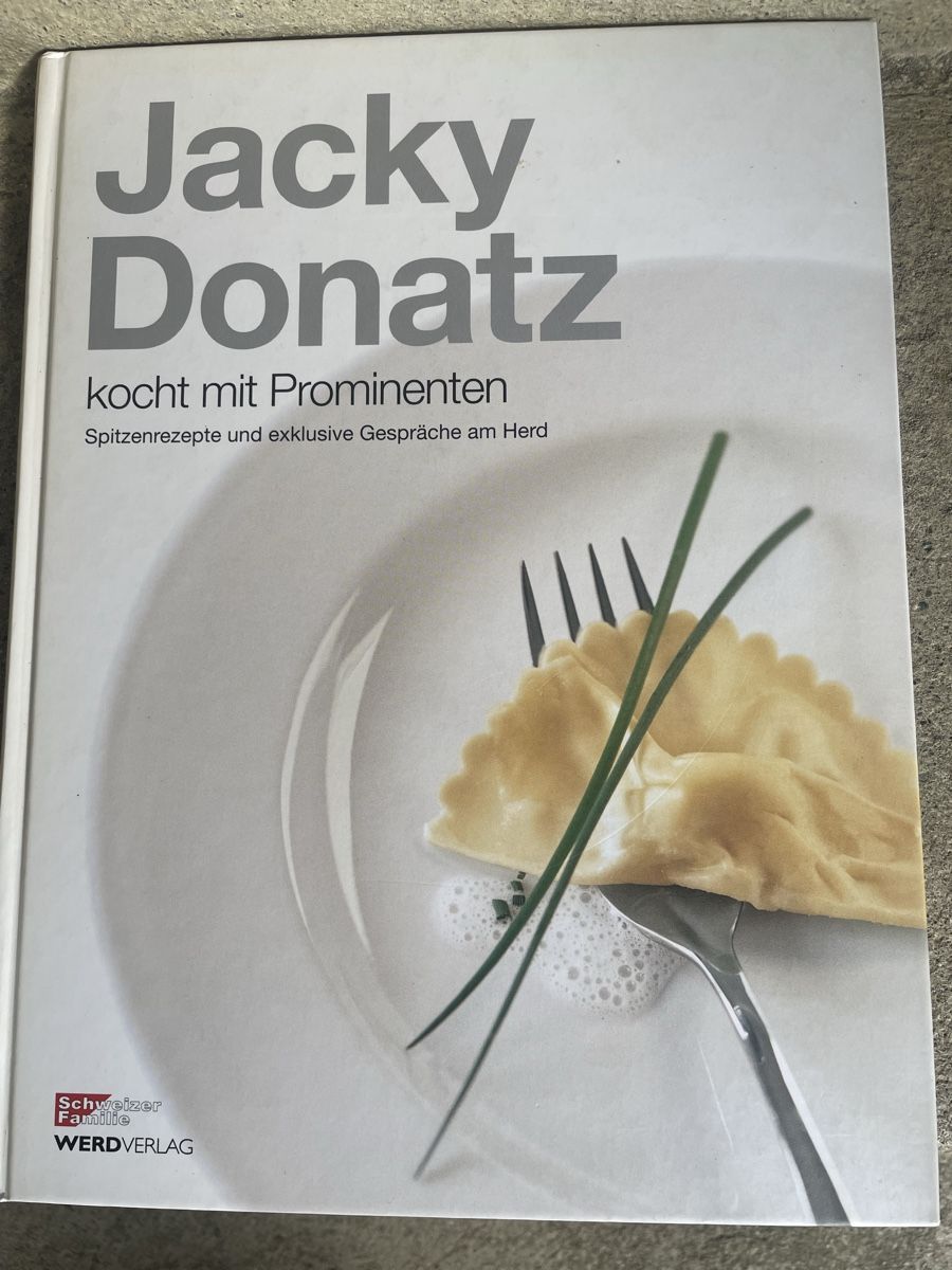 Libri: Jacky Donatz kocht mit Prominenten – Nuovo (secondo la descrizione) da Wildensbuch venduto da Mangosteen7