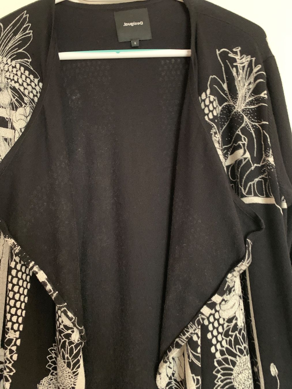 Desigual Vestes: Strickjacke von Desigual – D'occasion à Geuensee par Gagisi 1