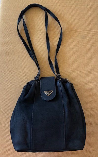 Prada Taschen für Damen: Vintage Prada Tasche – Gebraucht aus Zürich von lakili