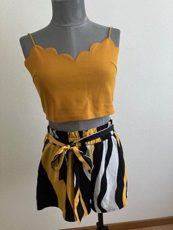 Top moutarde & short rayé taille 38 - parfait été!