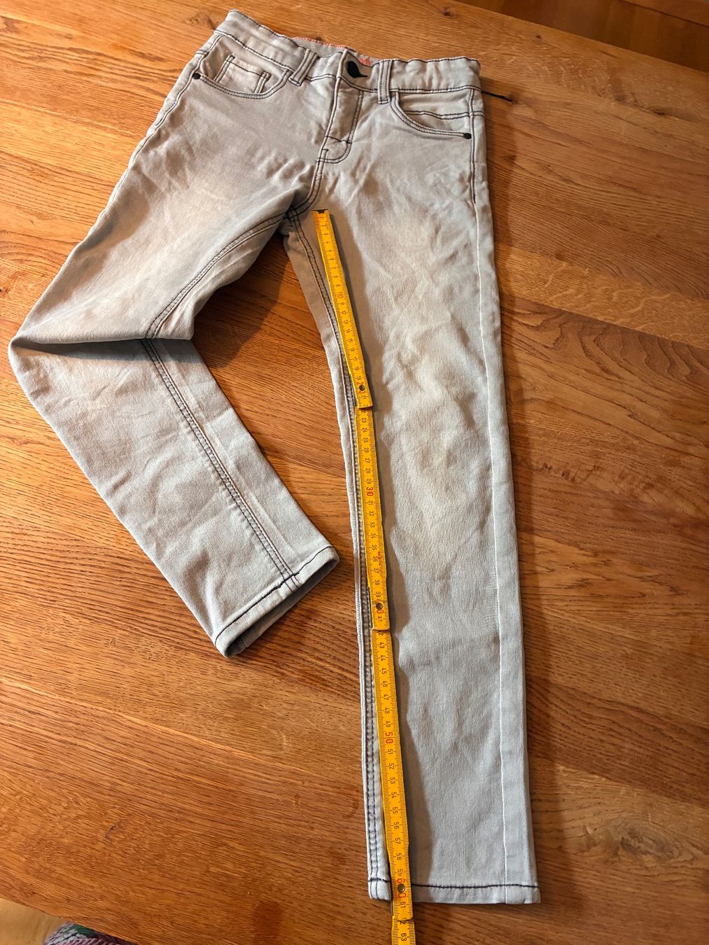 Pantaloni: Slim Jeans in hellgrau Gr. 140 – Usato da Bern venduto da avaroo 1