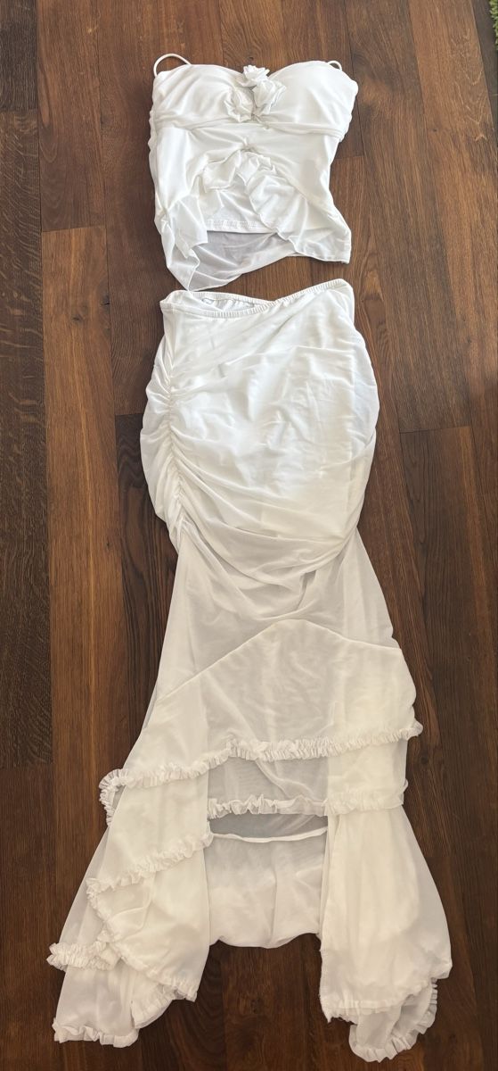 Kleider: Weisses Kleid 2-teilig – Neu (gemäss Beschreibung) aus Arbon von Ursula_566