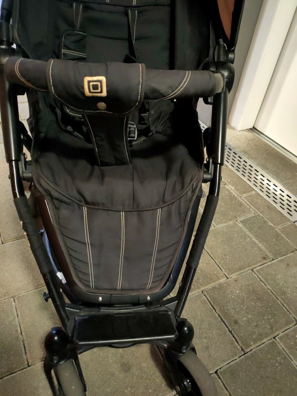 Carrozzine: Zum verschenken Kinderwagen Buggy dunkelgrau gebraucht – Usato da Aesch BL venduto da lor_w6yy 4