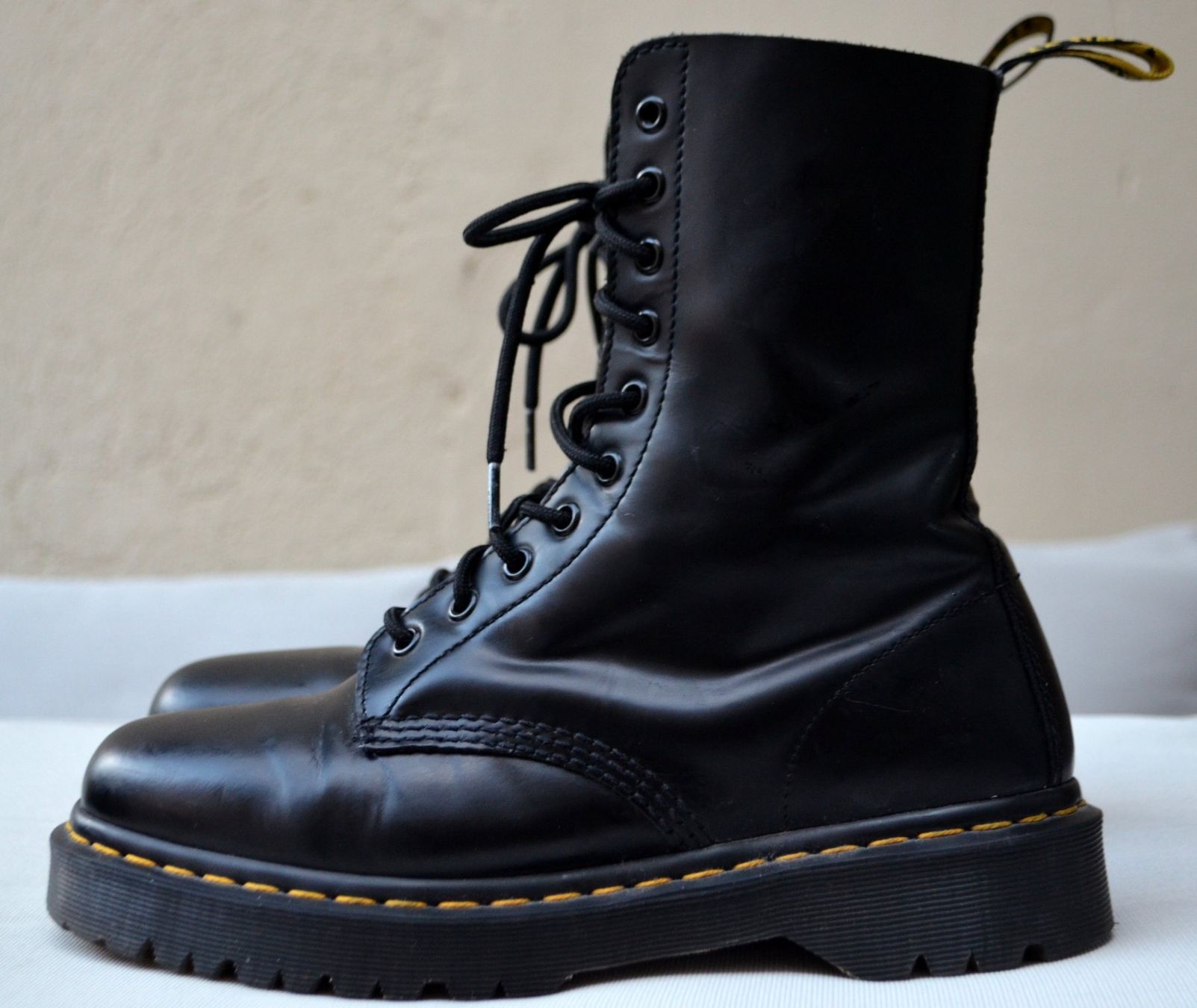 Dr. Martens Chaussures hommes: Boots / Bottes Dr. Martens  .42 – D'occasion à Collonges par arashee 6