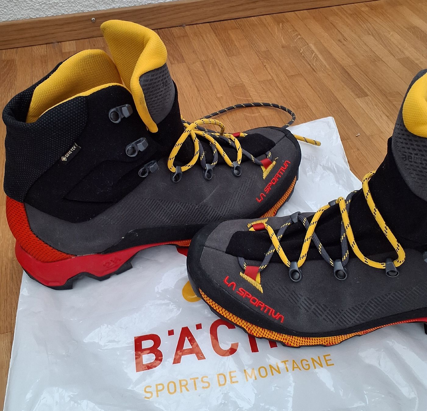 La Sportiva Scarpe da uomo: La Sportiva Wanderschuhe Gr. 44 – Nuovo (secondo la descrizione) da Zürich venduto da thomas2006 4