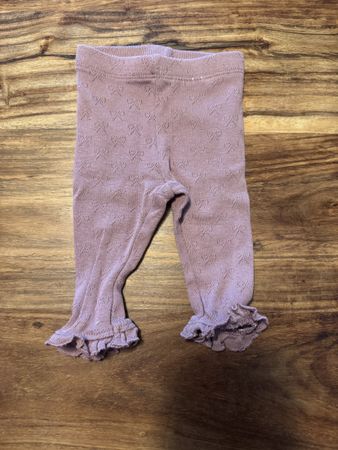 Baby Leggings lila mit Schleifenmuster Grösse 56