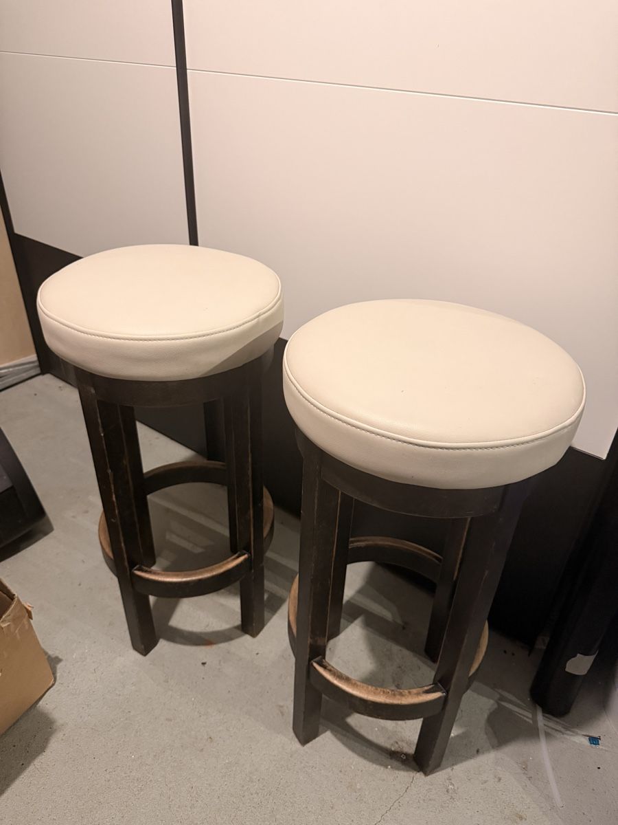 Sgabelli: Barhocker 2 Stk. Lederimitat braun Holz – Usato da St. Gallenkappel venduto da Hannes81.