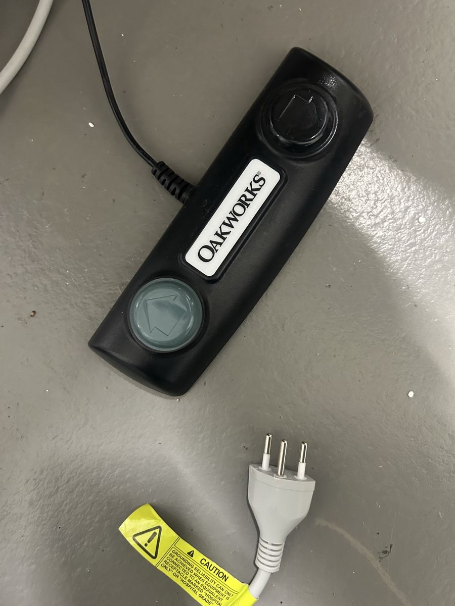 Kosmetik-& Massageliegen: Massageliege Convertible elektrisch weiss – Gebraucht aus Oetwil am See von ani_7x9l 6