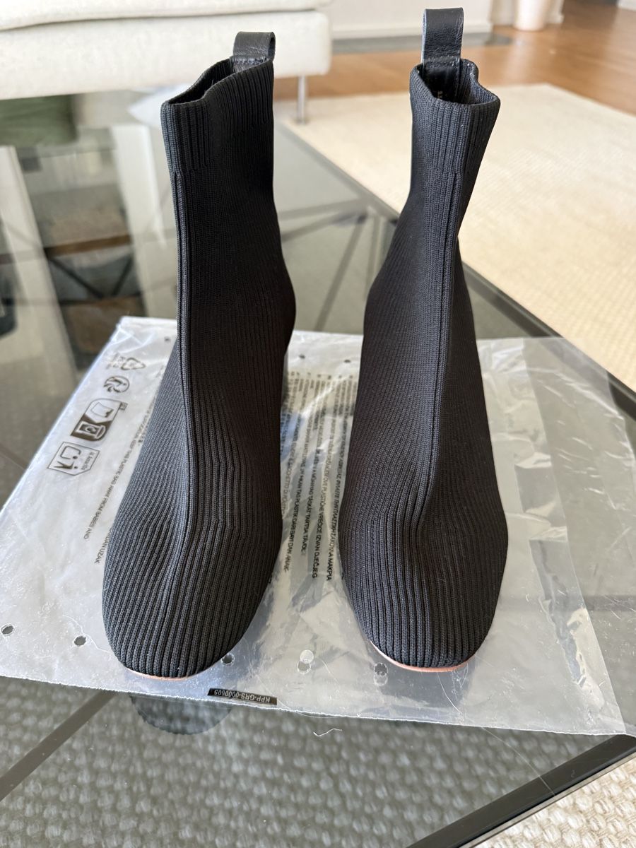 Everlane Damenschuhe: Everlane Black Ankle Boots, Size 9.5, sock boot – Neu (gemäss Beschreibung) aus Kilchberg von anloufra 1