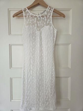 White dress mesh flowers