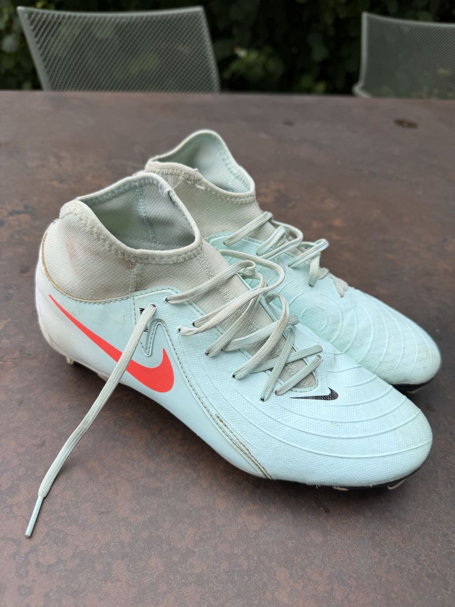 Nike Herrenschuhe: Fussballschuhe Nike Phantom Luna,  Grösse 39 – Gebraucht aus Richterswil von Noelle80