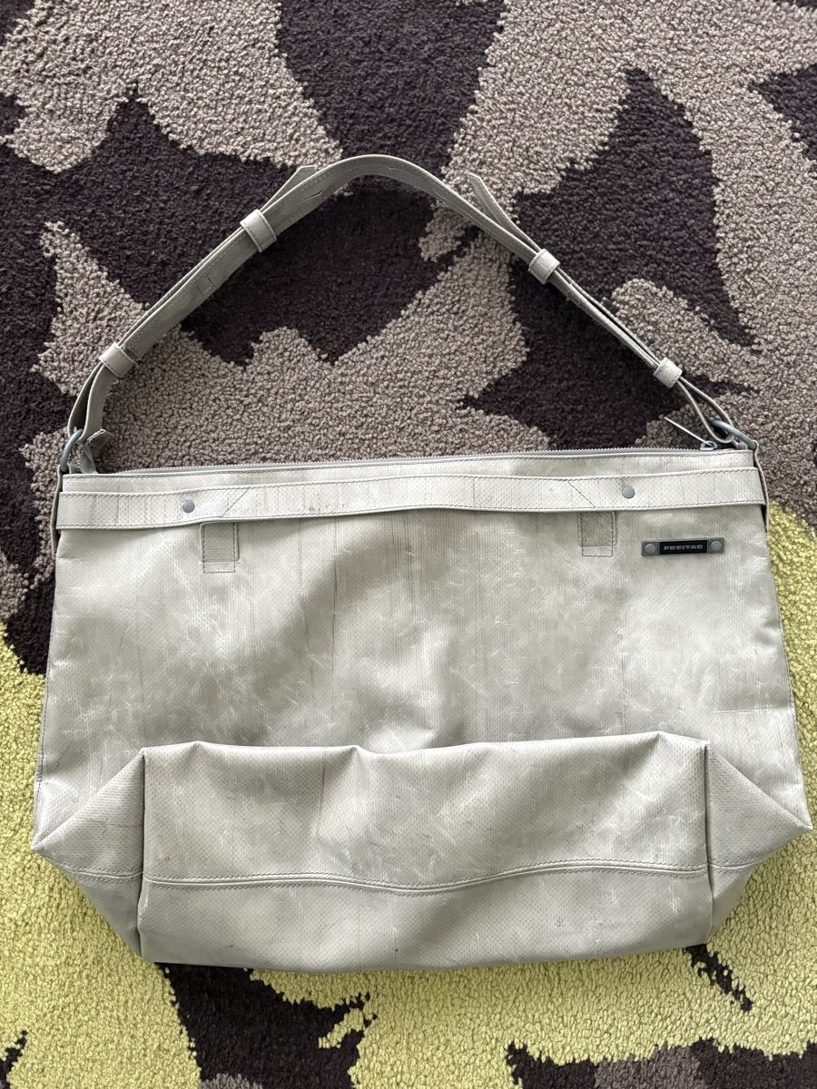 Freitag Borse da donna: Freitag Tasche Ahlgren R121 grau – Nuovo (secondo la descrizione) da Gundetswil venduto da Anrosp