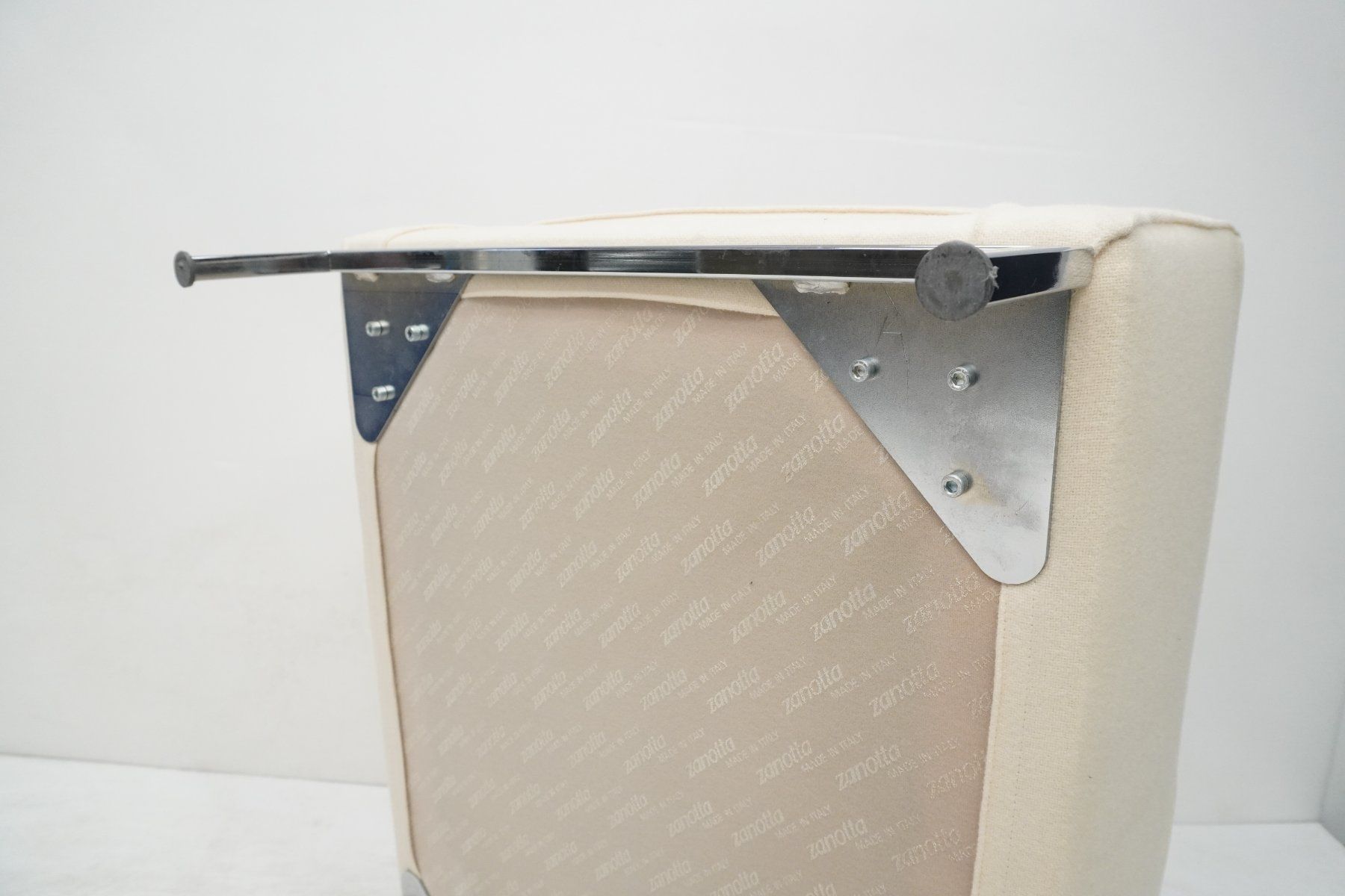 Zanotta Sessel: Zanotta Sessel Stoff beige – Gebraucht aus Bad Zurzach von QLASSIQ 8