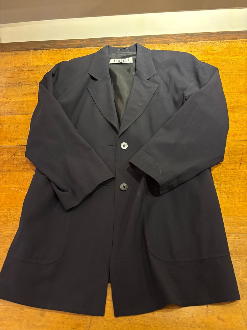 Marella Giacche: Giacca Marella nera, elegante e perfetta per l'autunno! – Usato da Vezia venduto da rit_7ypb 2