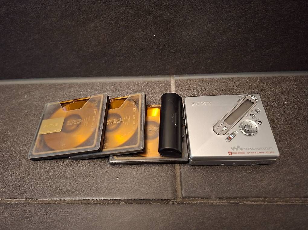 Sony Lettore multimediale portatile: Sony walkman – Usato da Lyss venduto da toe_68qb