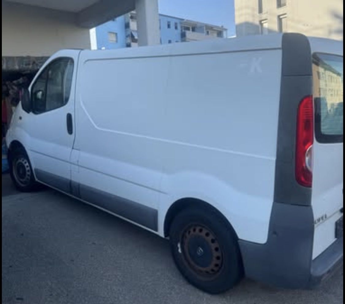 Opel Veicoli commerciali: OPEL Vivaro Van 20CDTi – Usato da Grenchen venduto da faz_qgf2 2