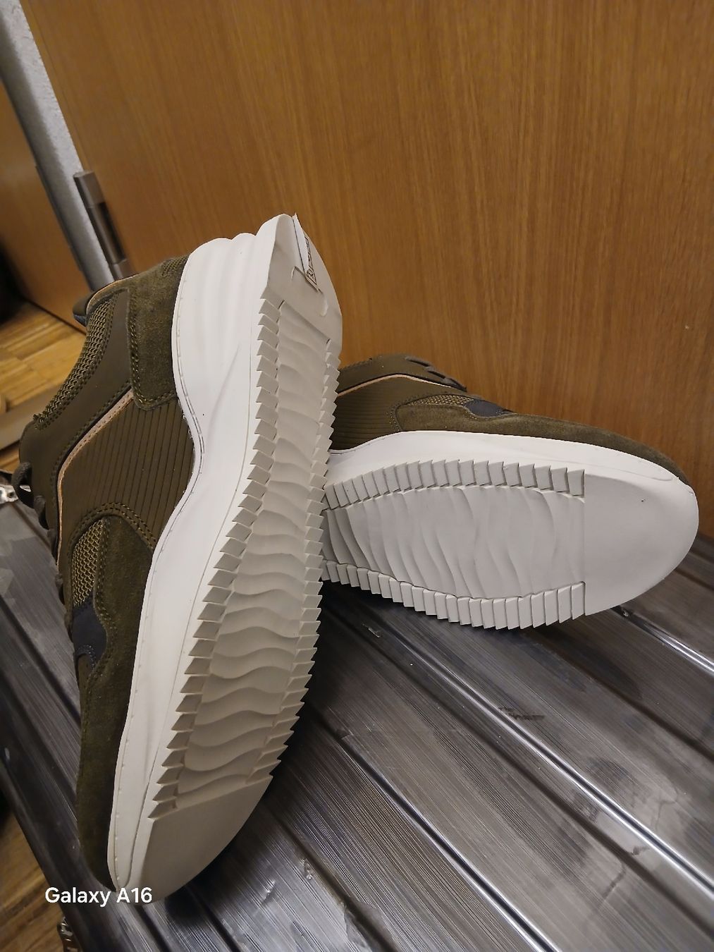 Herrenschuhe: Baskets Bull Boxer neuves jamais portées – Neu und originalverpackt aus Genève von Martinbng 6