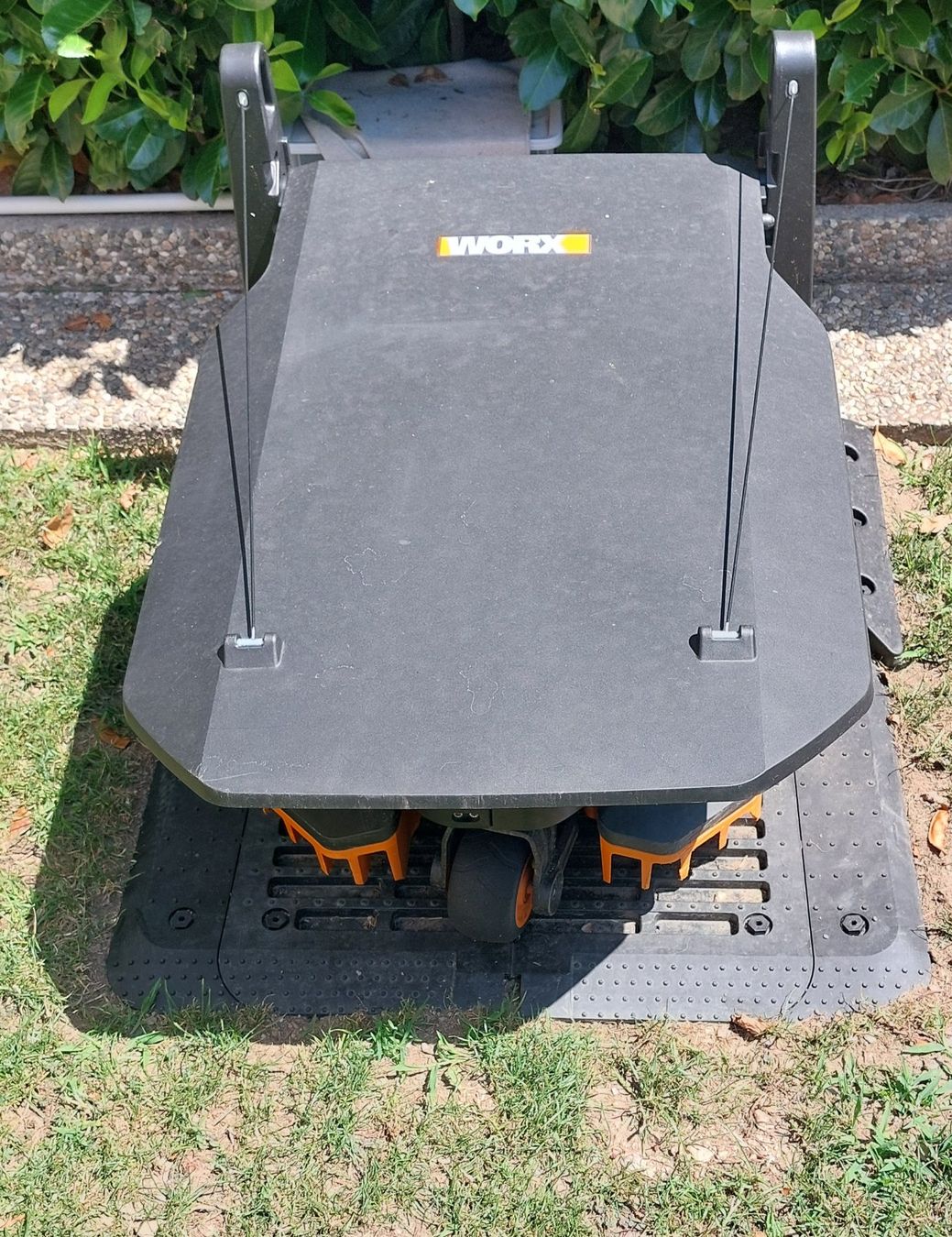 Worx Tagliaerba: Tagliaerba robot WORX Vision WR 250S – Usato da Caslano venduto da nes_l6sh 2