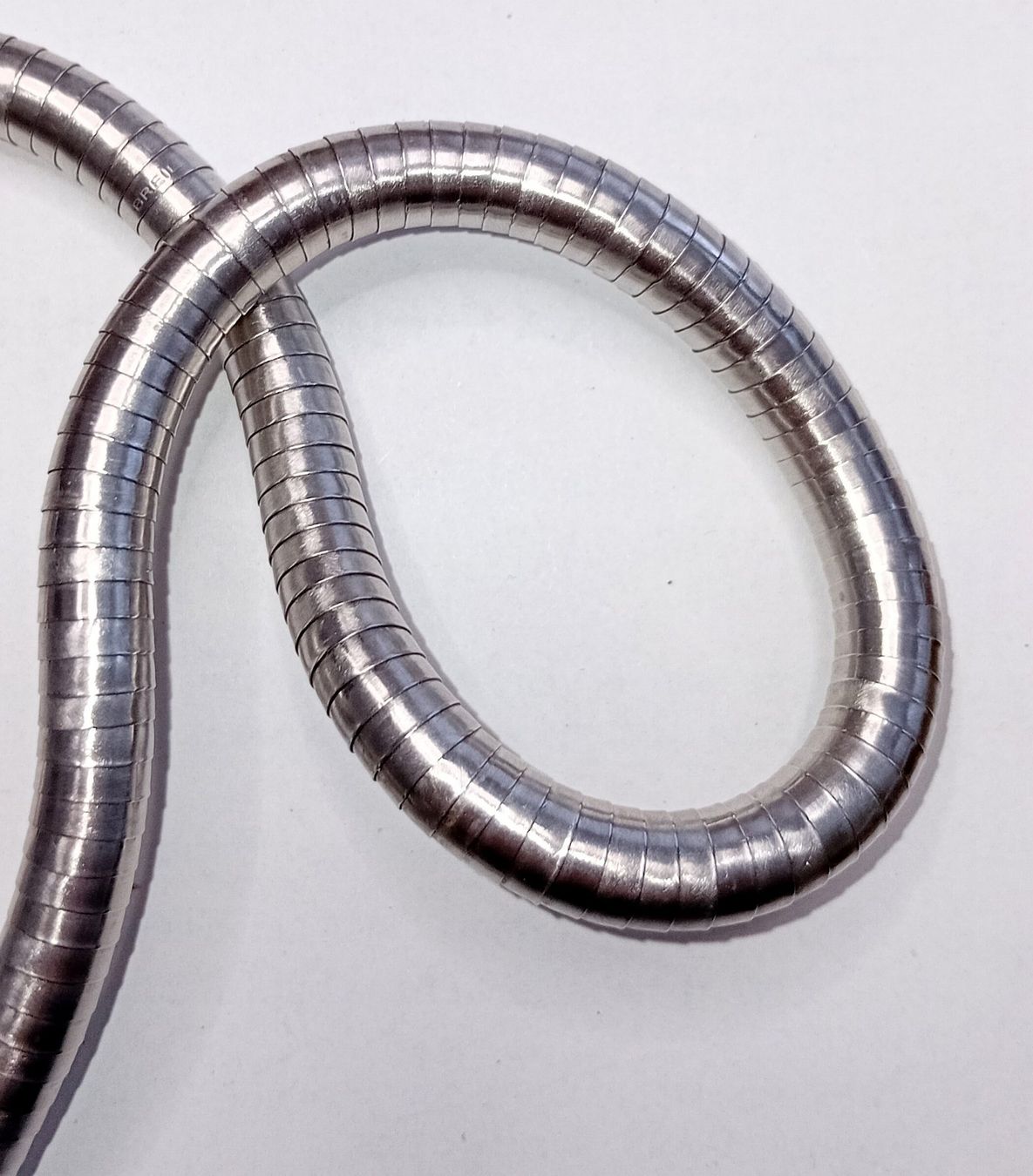 Breil Colliers: Collier flexibe serpent métal argenté BREIL - 65 cm – D'occasion à Neuchatel par Vlenoble 3