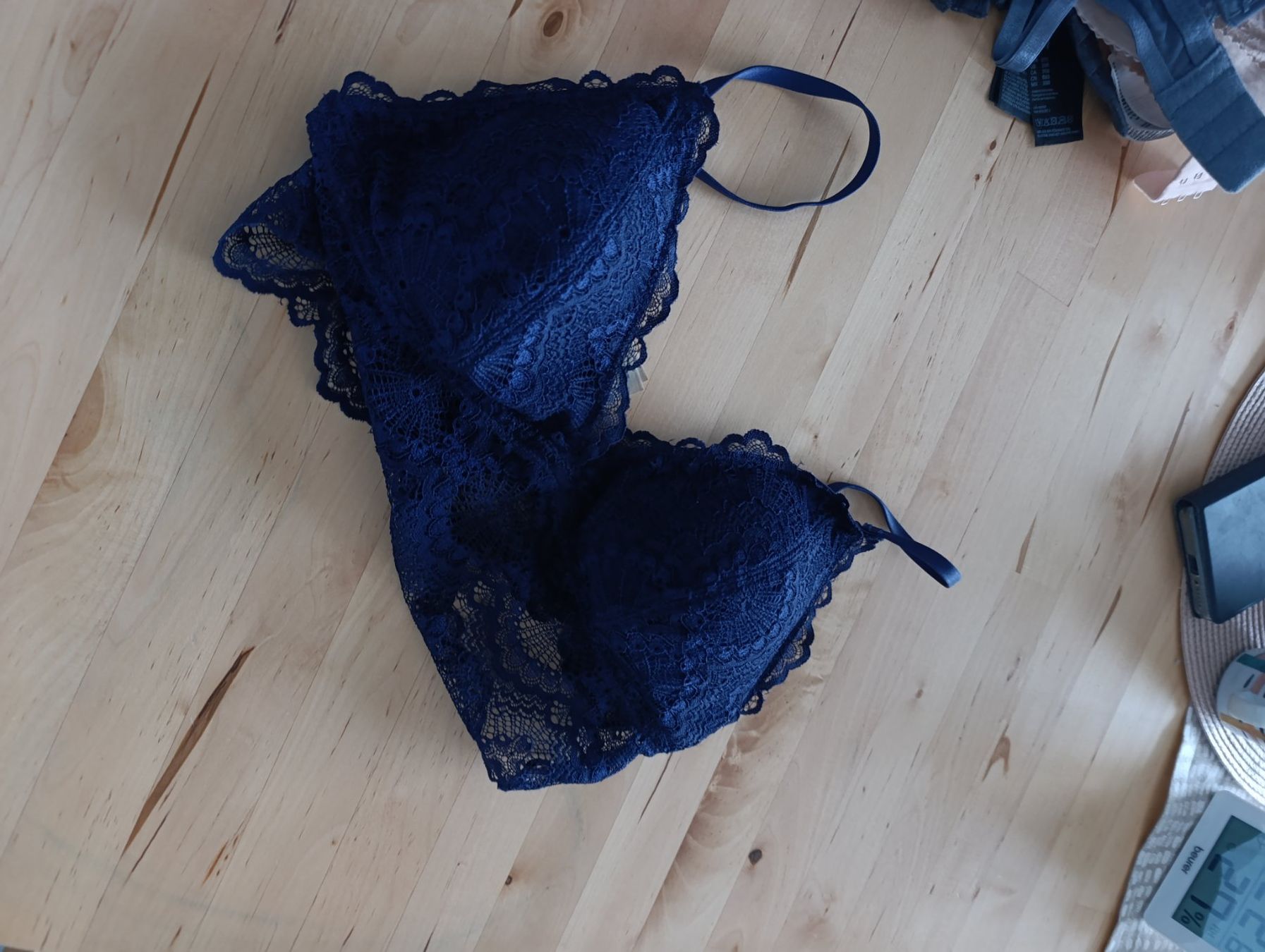 H&M Altra biancheria intima: Bralettes et triangle dentelle 85b – Nuovo (secondo la descrizione) da Fribourg venduto da del_hp6t 4