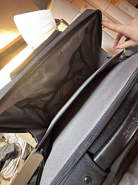 Valigie: Samsonite Carry-on Koffer – Usato da Zürich venduto da Clara.Trixi 2