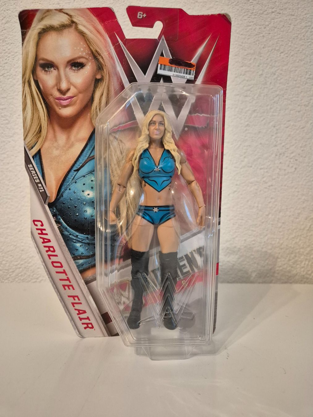 WWE Statuette: WWE Action Figures  Basic Series 71 - Charlotte Flair – Nuovo e nell'imballaggio originale da Buchs SG venduto da Bray_Law