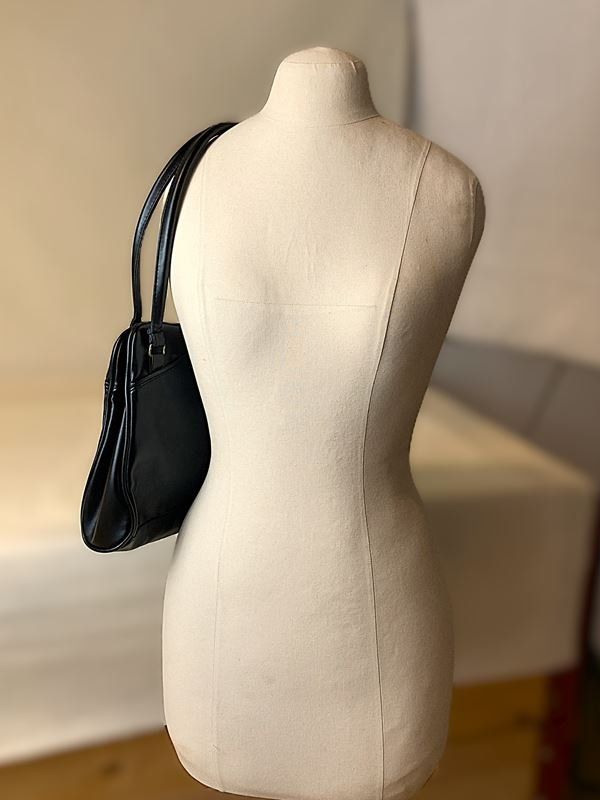 Taschen für Damen: Handtasche | Schwarz | Kunstleder – Gebraucht aus Wittenbach von Restwert_St-Gallen 4