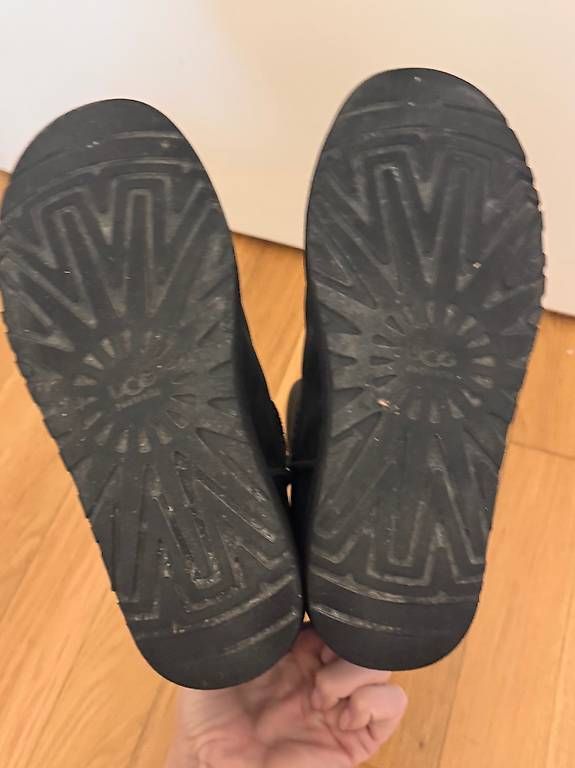 Chaussures femmes: Ugg Boots Short Gr.38 – D'occasion à Zürich par melaniec. 3