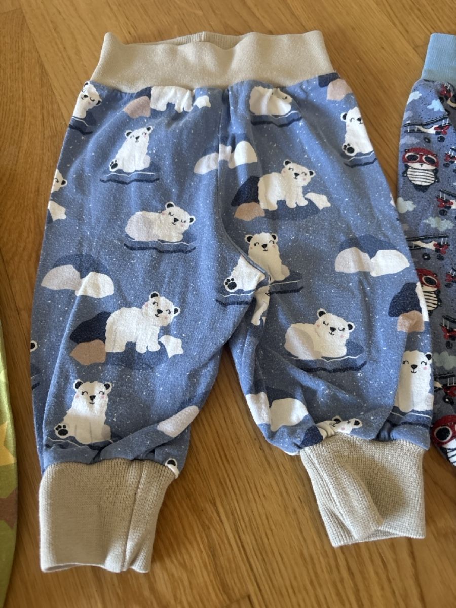 Lotti & Set di vestiti: 3 Baby Hosen Set   – Usato da Untervaz venduto da Efri33 2
