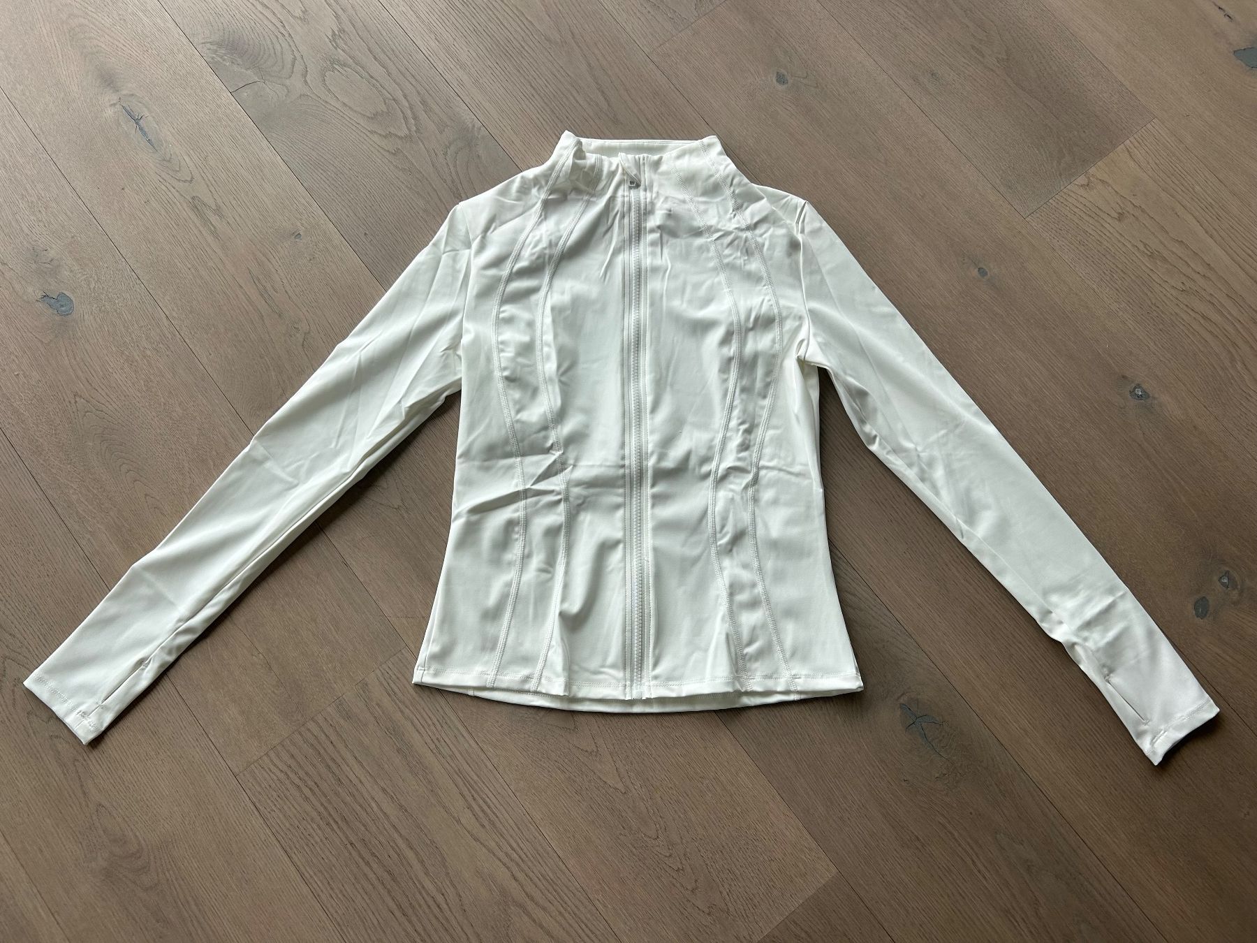 Jacken: Hochelastische Jacke mit Reissverschluss – Neu (gemäss Beschreibung) aus Kilchberg ZH von Anie. 1