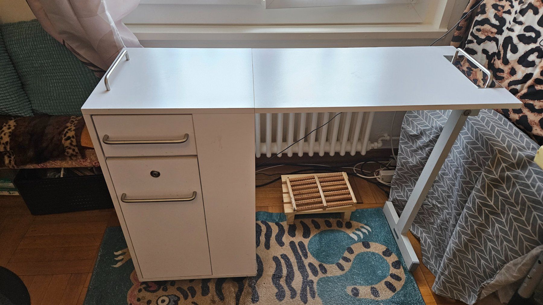 Tavoli: Table manucure professionnelle pliante /meuble de rangement – Usato da Geneve venduto da Point-Boutique