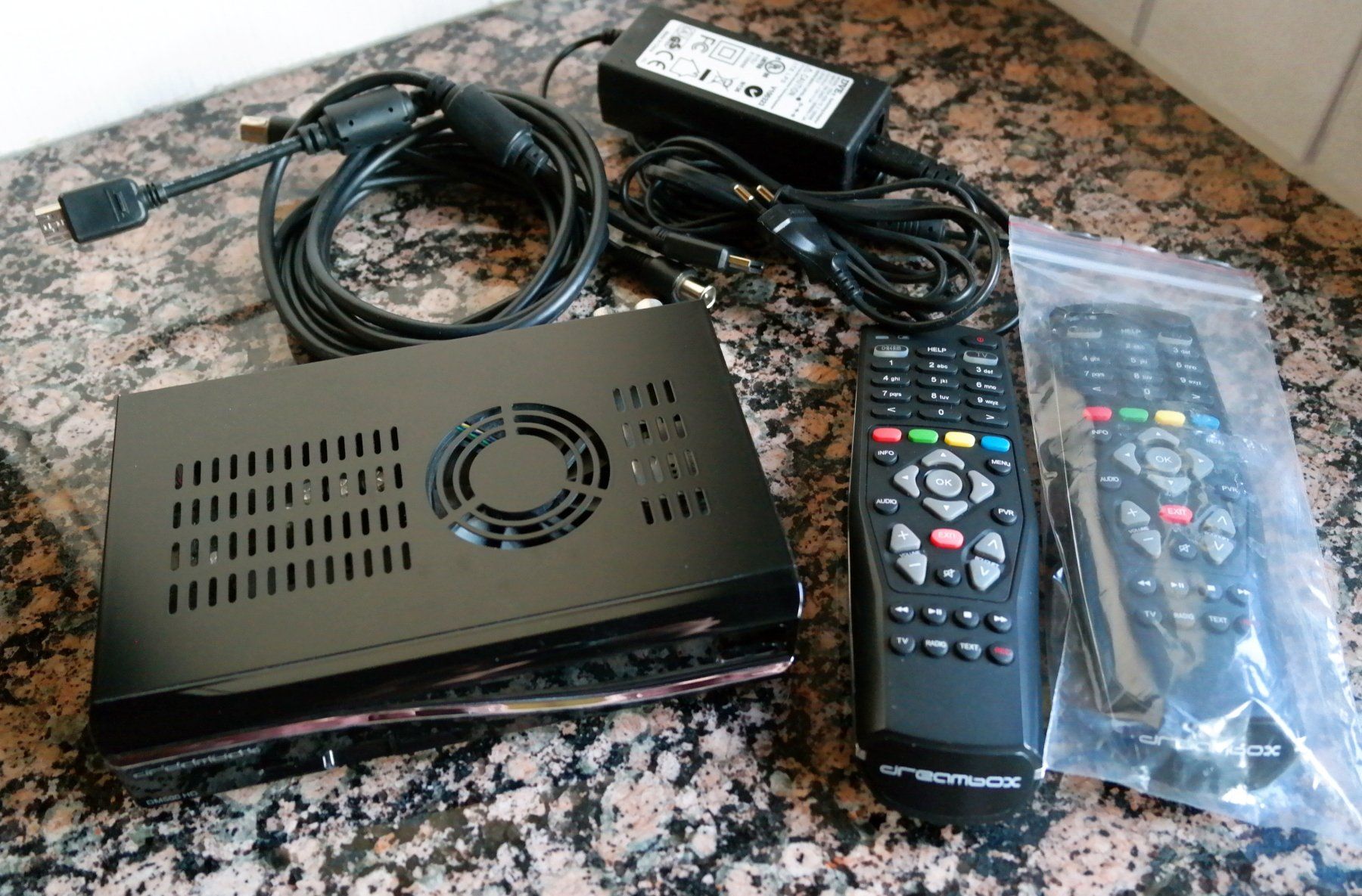 Receiver: Original Dreambox DM500 HD v2 DVB-C – Gebraucht aus Aeugst am Albis von Ldavinci 2
