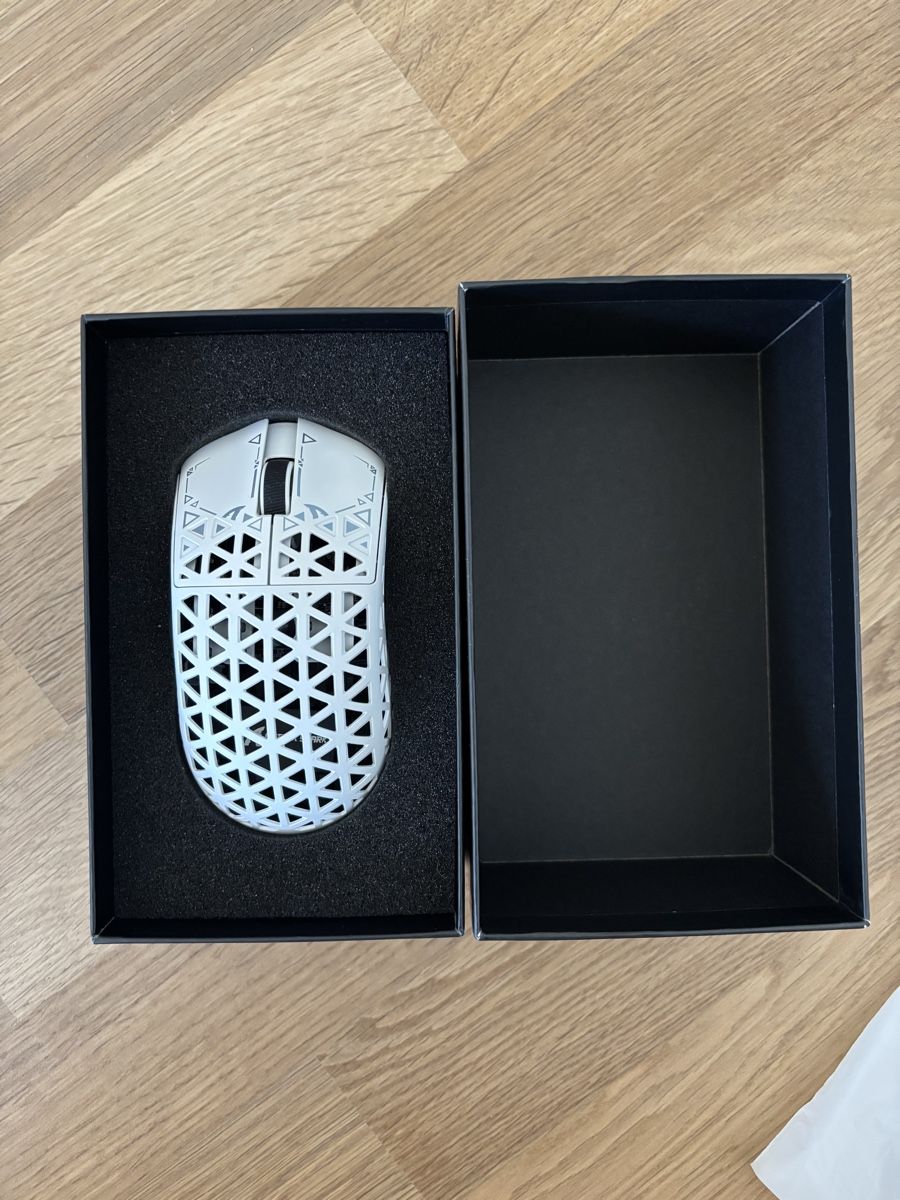 Maus: Attack Shark R5 Ultra – Neu und originalverpackt aus Spreitenbach von 94l_9shv 2