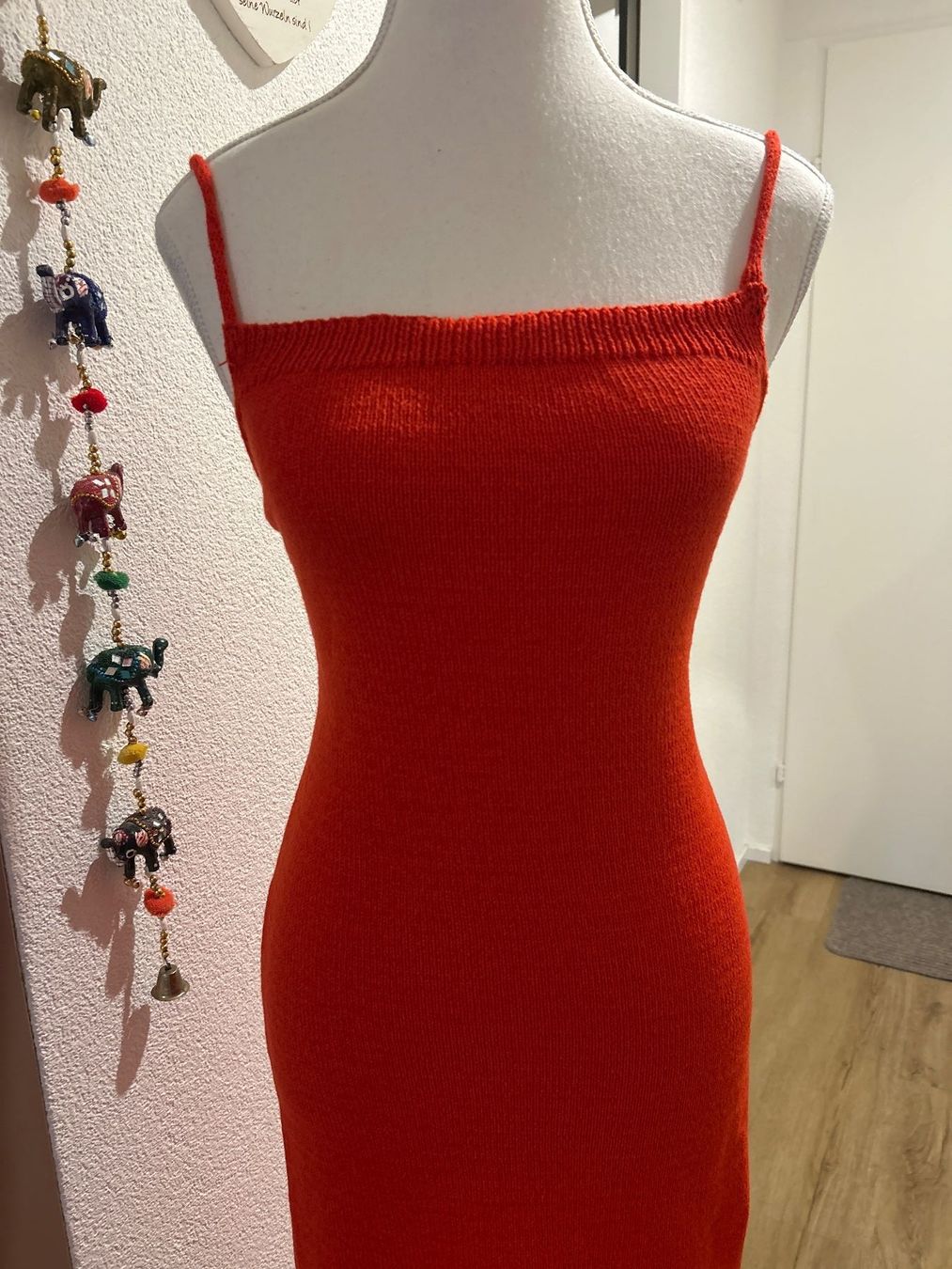 Vestiti: Strickkleid maxi mit Spaghettiträgern rot Grösse M – Usato da Brunnen venduto da Nala2929 3