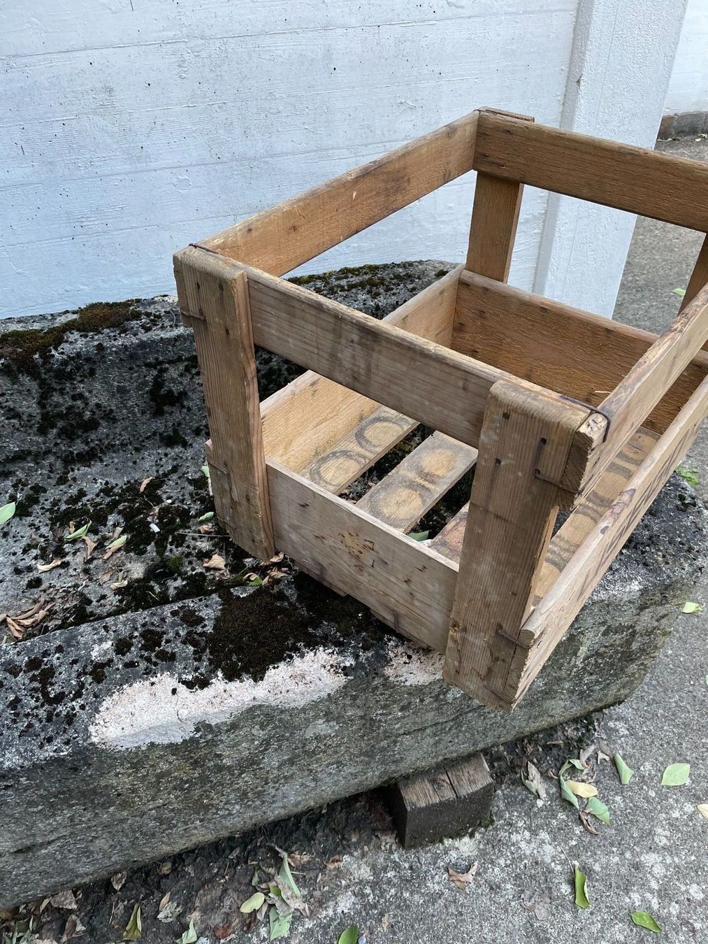 Articoli in legno: Alte Holzkiste von Usego – Usato da Villmergen venduto da Bezdupe 1
