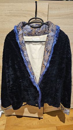 Traumhafte "Forte Forte" Samt Jacke mit Fransen, neuwertig!