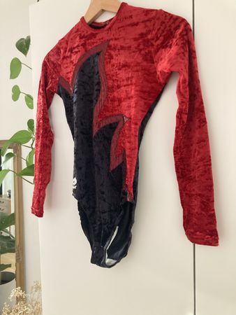 Gymnastics Leotard Agiva Gr. 14 rot/schwarz guter Zustand