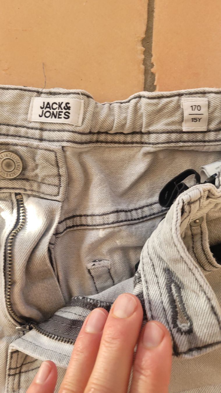 Jack & Jones Pantaloni: jack&joins taille 176 14 ans – Usato da Echallens venduto da frimousse2008 1