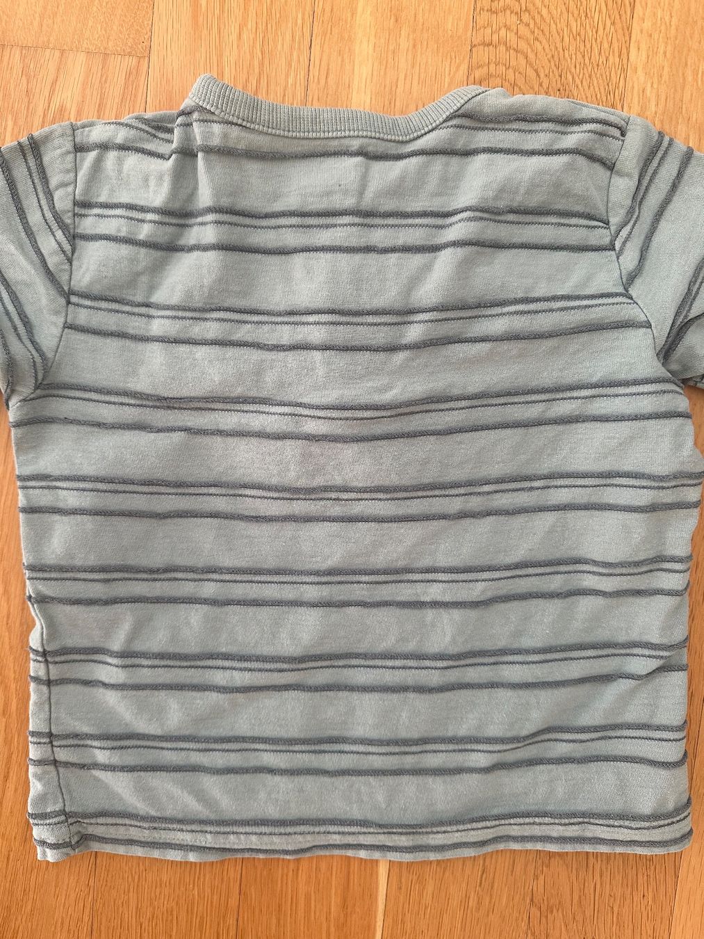 Hemden, T-Shirts & Polos: Gestreiftes Langarmshirt Grösse 92 – Gebraucht aus Unterägeri von StefanGekko 4